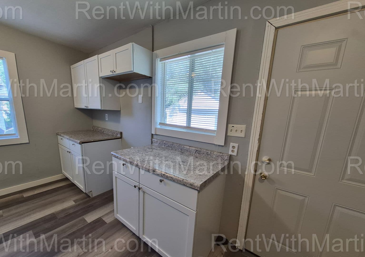 Waterloo House: 1212 Lincoln St
