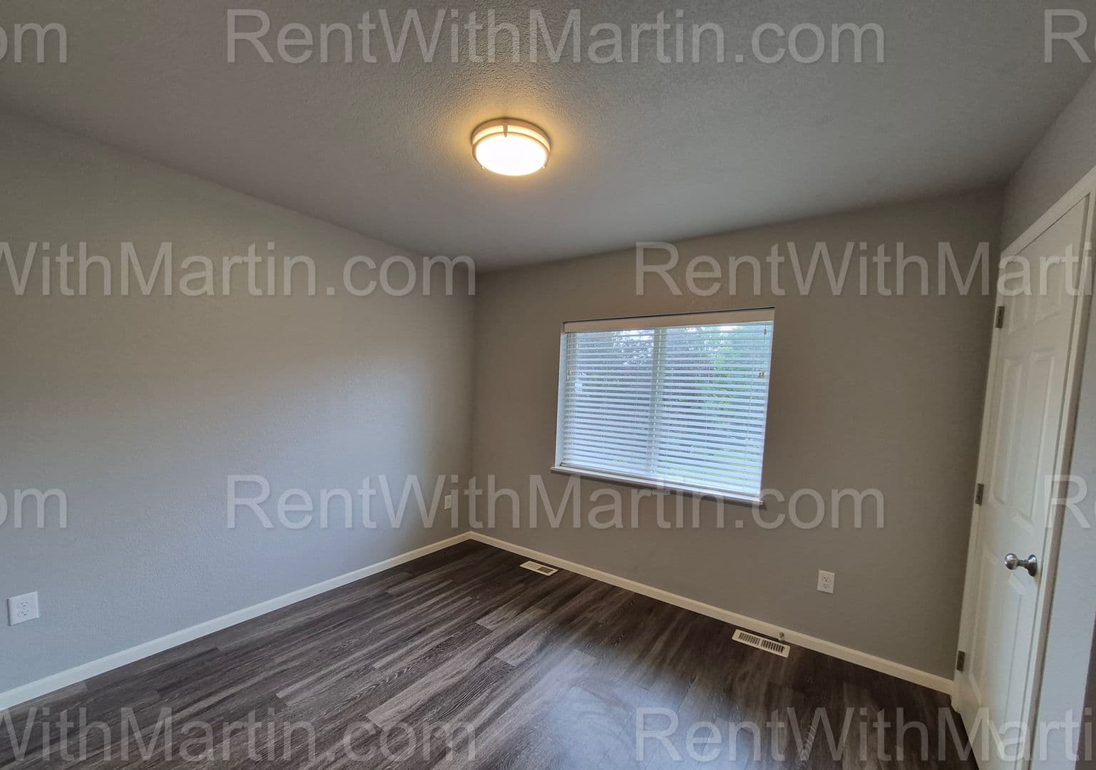 Cedar Falls Apartment: 214-216 N Francis St
