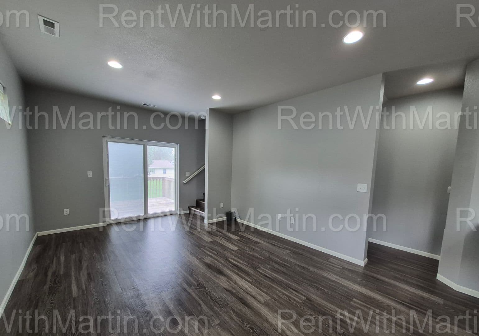 Cedar Falls Apartment: 214-216 N Francis St