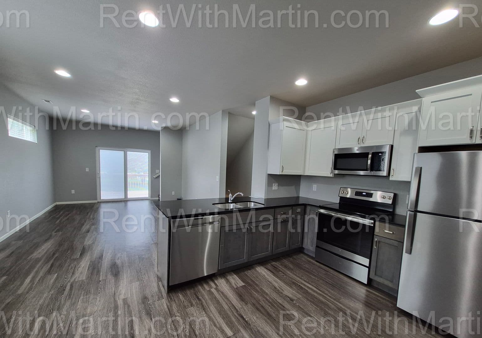 Cedar Falls Apartment: 214-216 N Francis St