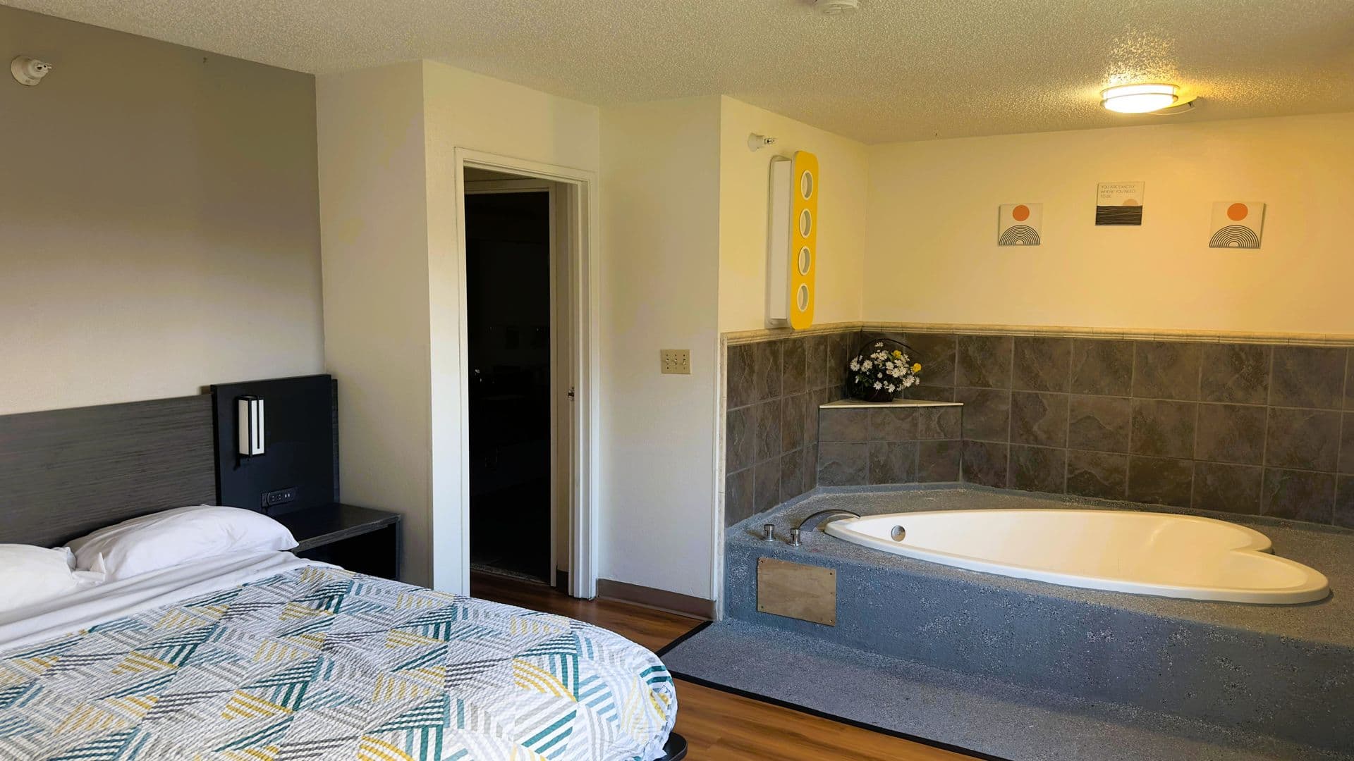 Waterloo Apartment: 2343 Logan Ave