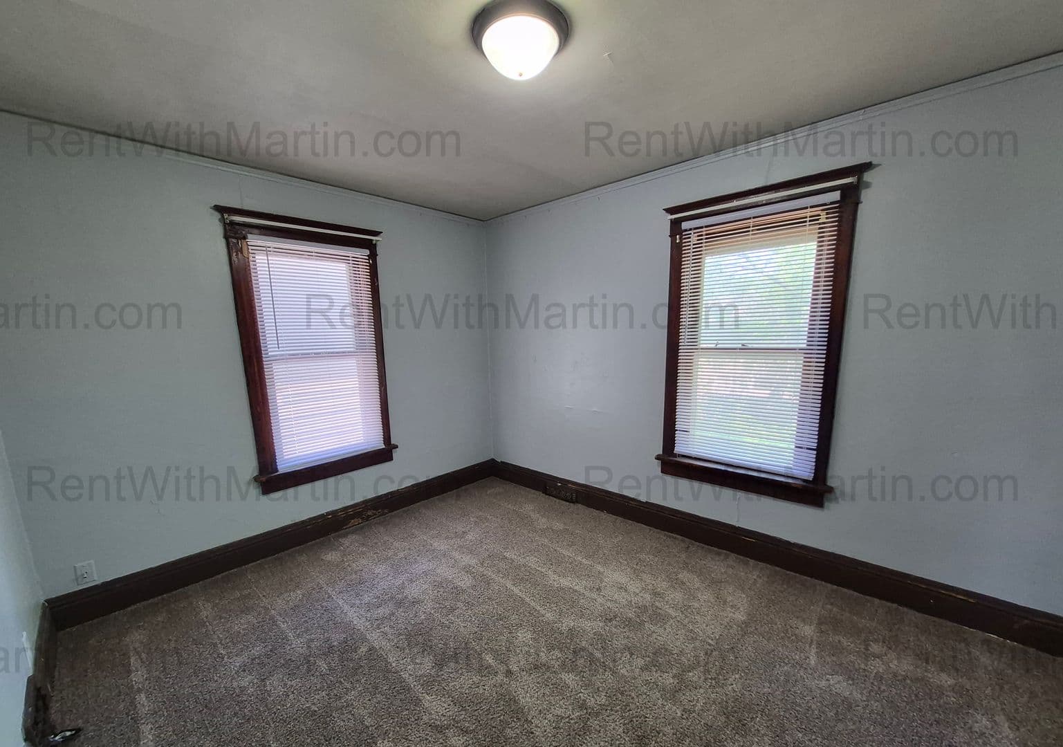Waterloo House: 1107 Mulberry St