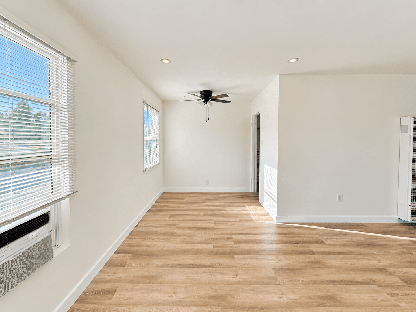 Burbank Apartment: 522 Rosemary Lane