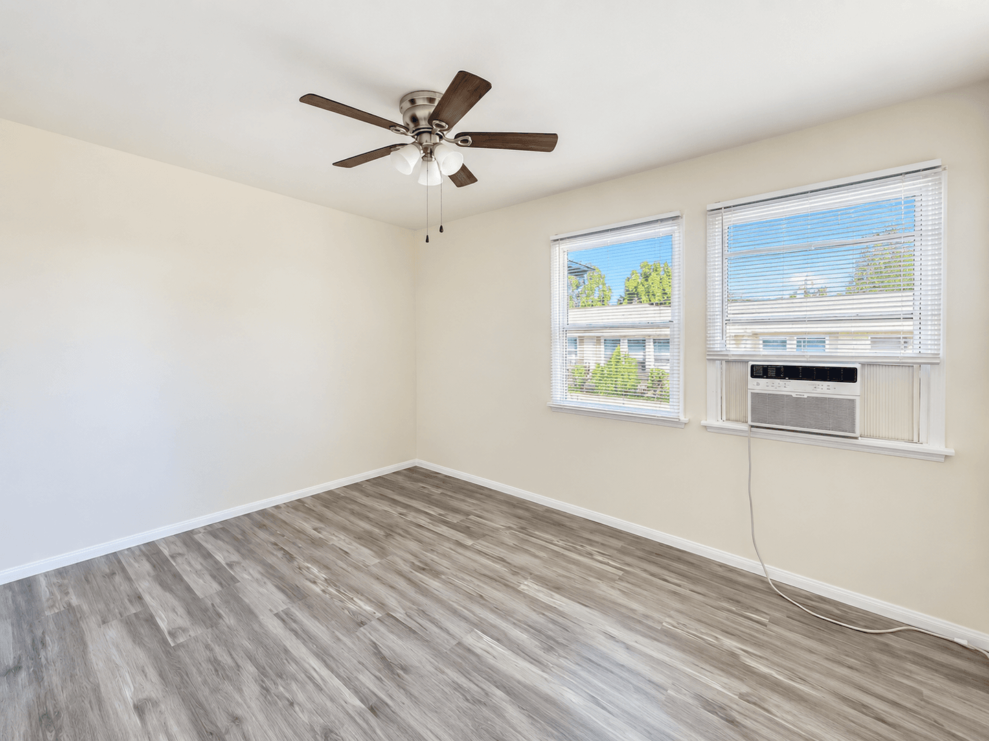 Burbank Apartment: 522 Rosemary Lane