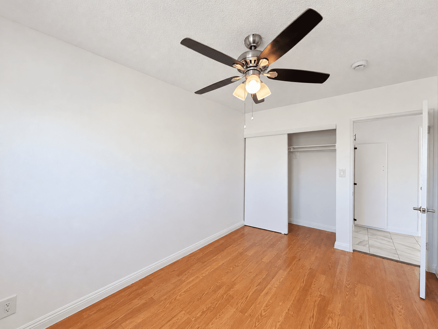 Los Angeles Apartment: 619 N Alexandria