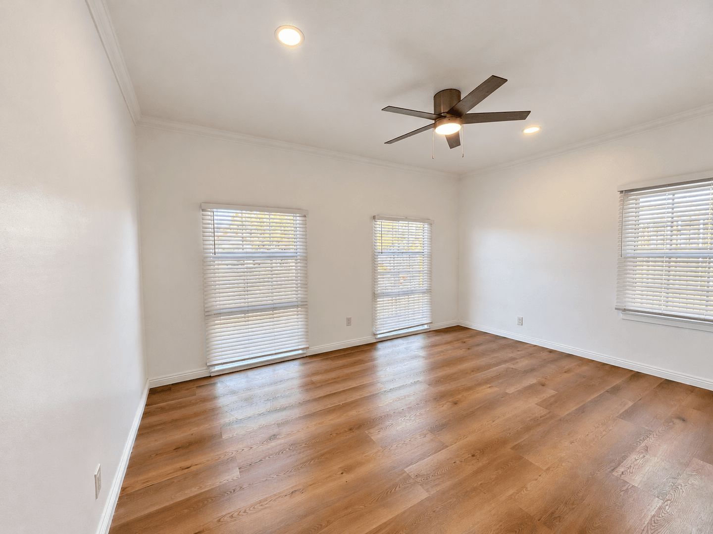 Los Angeles Apartment: 2126 Ridgeley Drive
