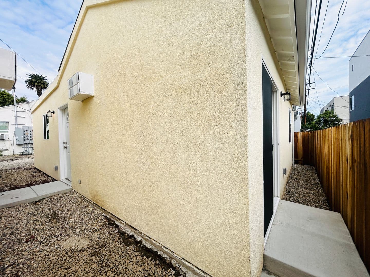 Van Nuys Apartment: 14210 Sylvan