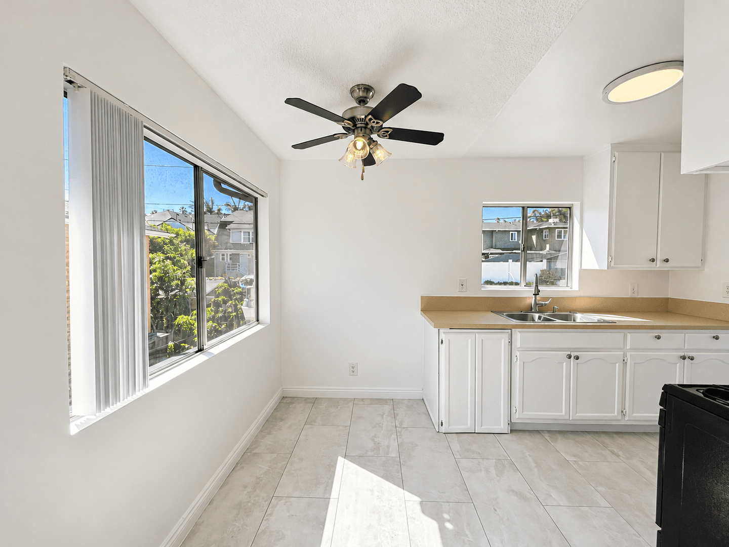 Los Angeles Apartment: 619 N Alexandria
