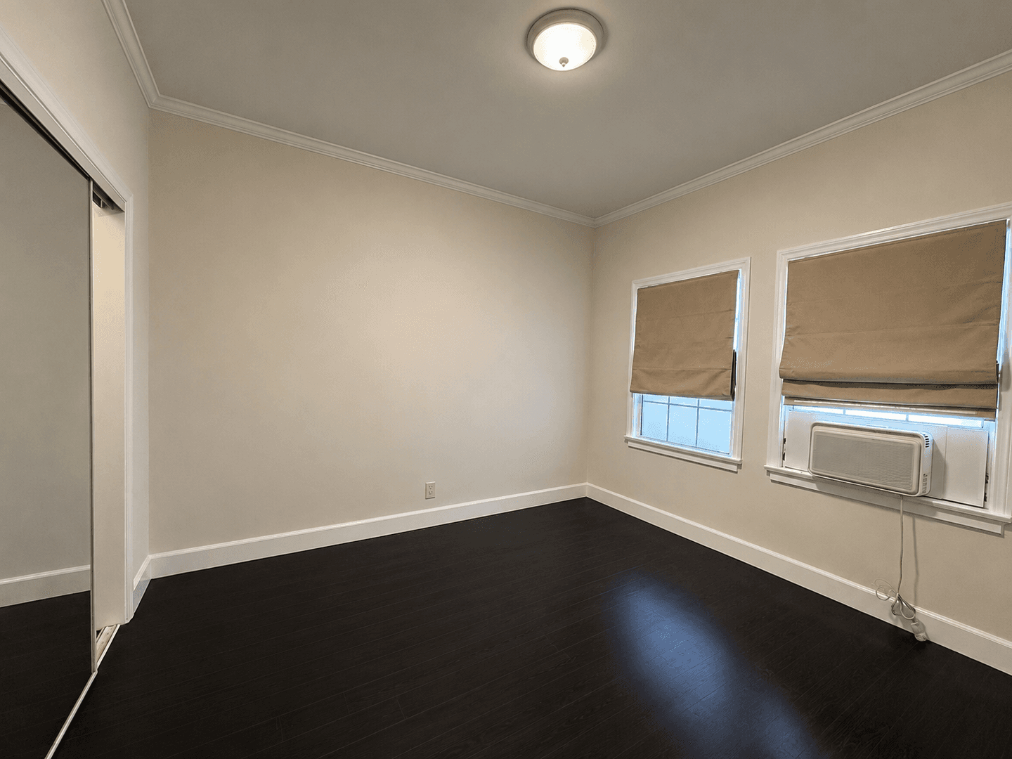 Beverly Hills Apartment: 215 S Elm Drive