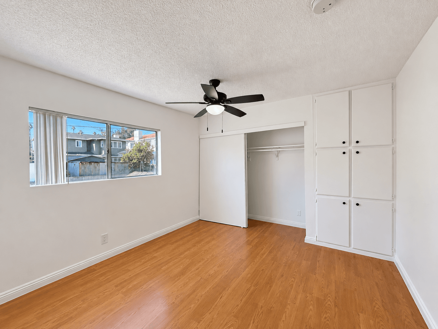 Los Angeles Apartment: 619 N Alexandria