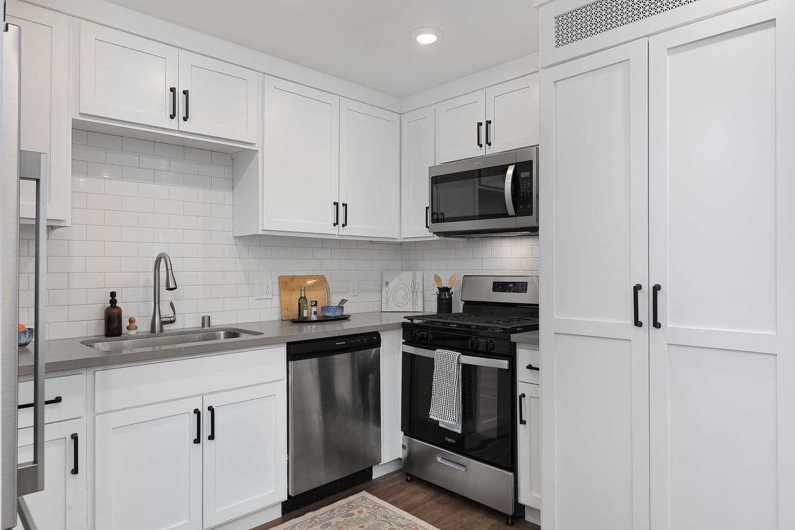 Sylmar Apartment: 13037 San Fernando