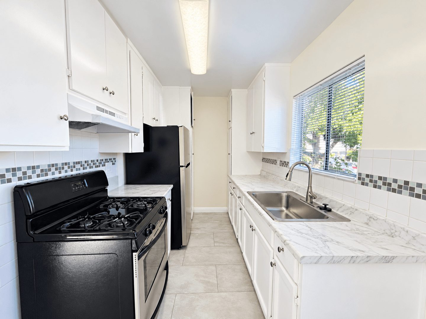 Los Angeles Apartment: 619 N Alexandria