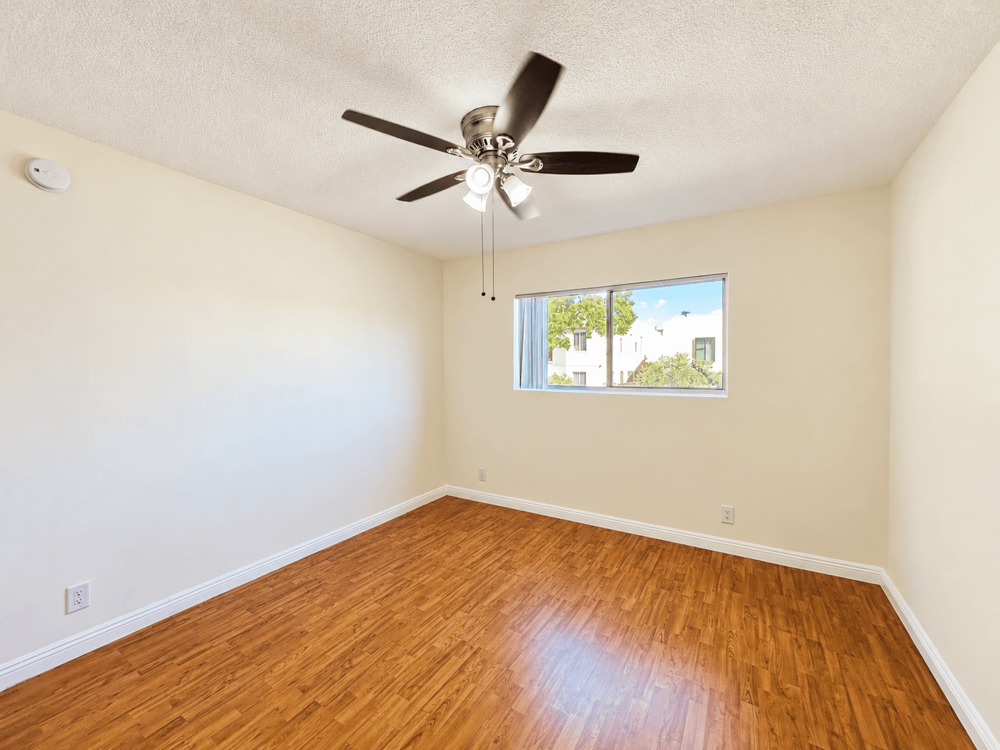 Los Angeles Apartment: 619 N Alexandria