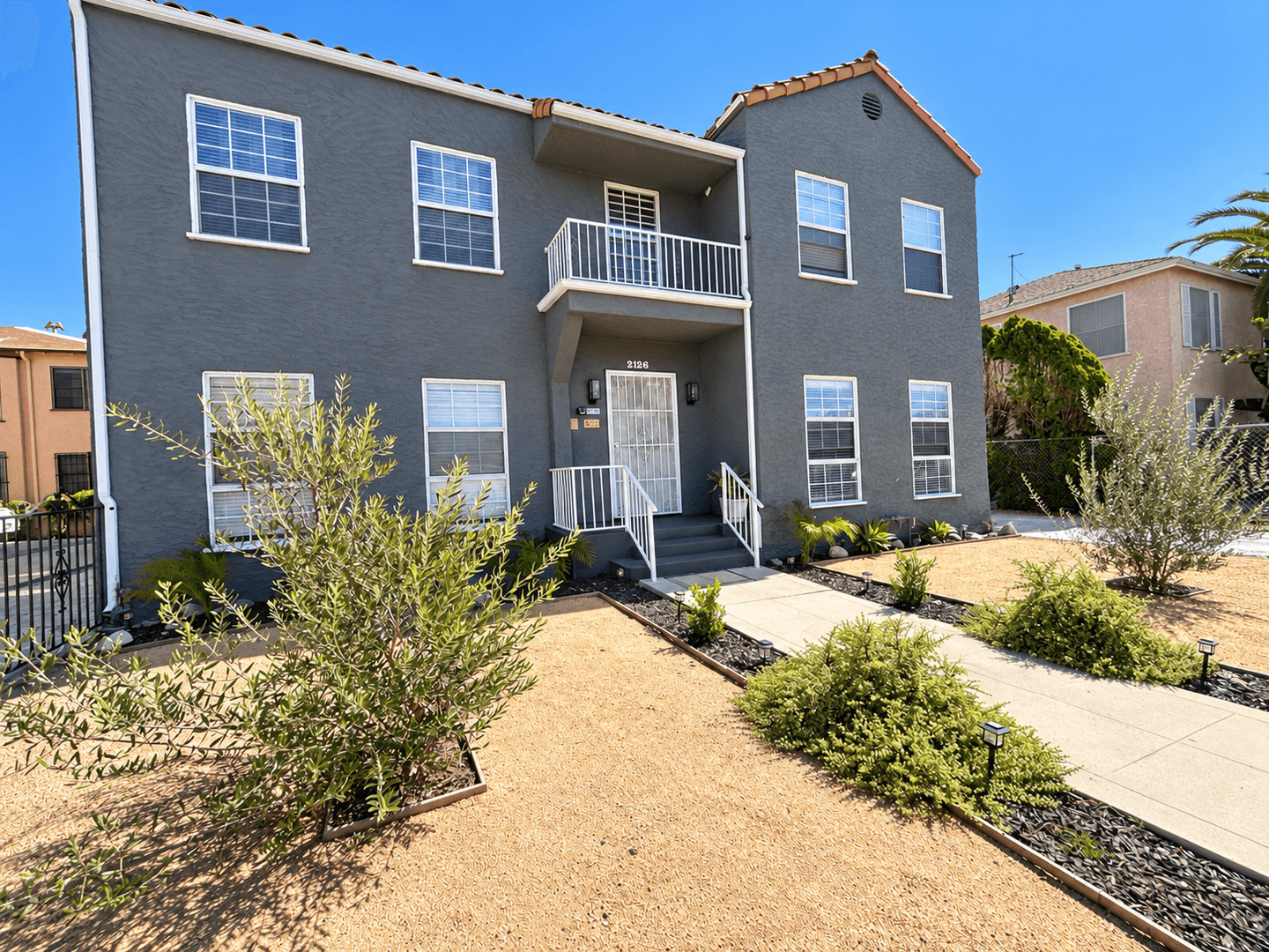 Los Angeles Apartment: 2126 Ridgeley Drive