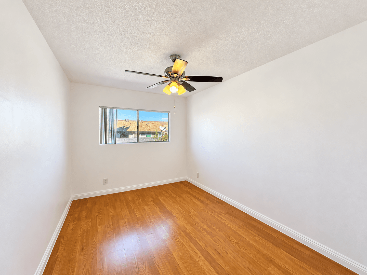 Los Angeles Apartment: 619 N Alexandria
