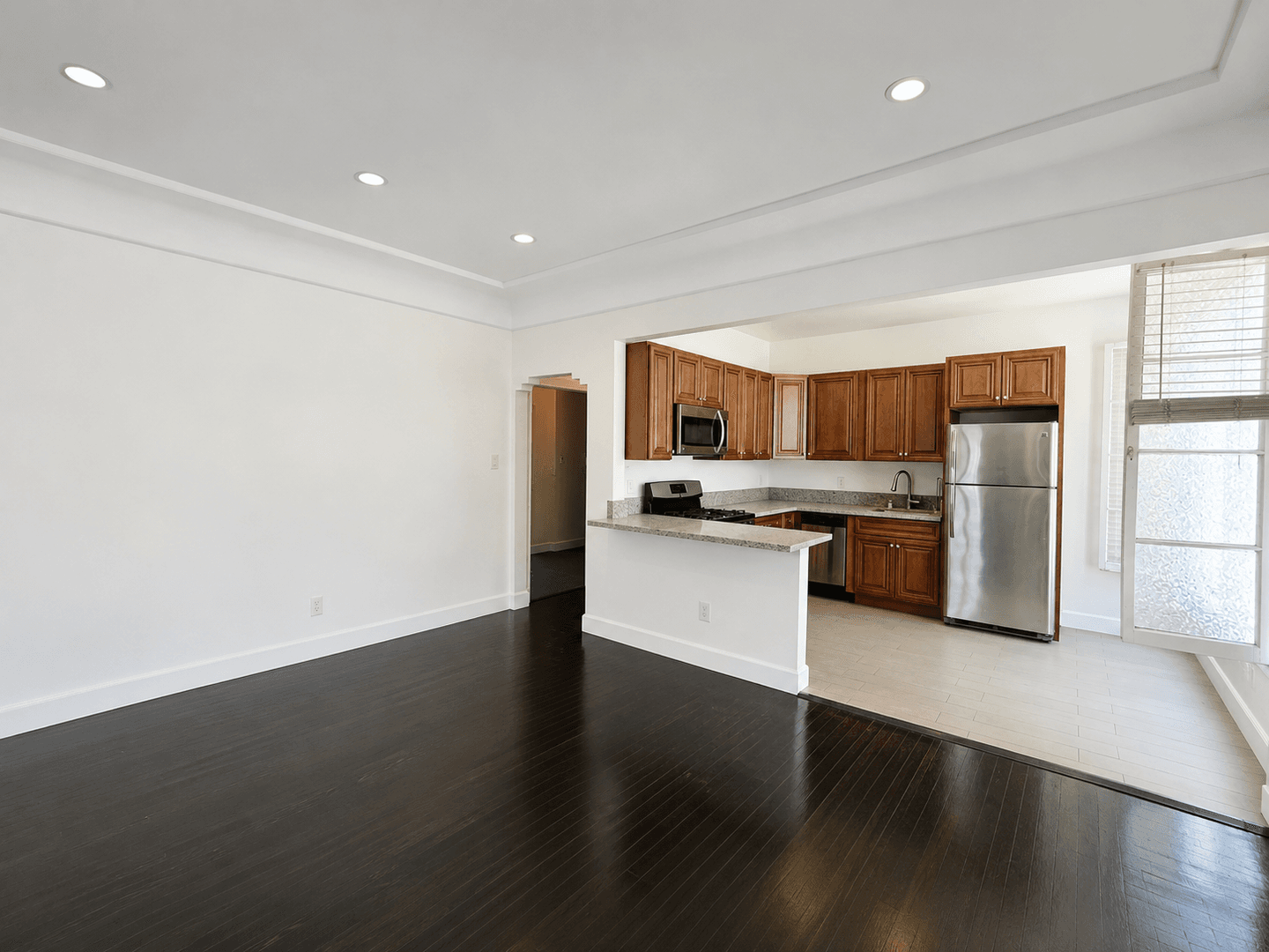 Beverly Hills Apartment: 215 S Elm Drive