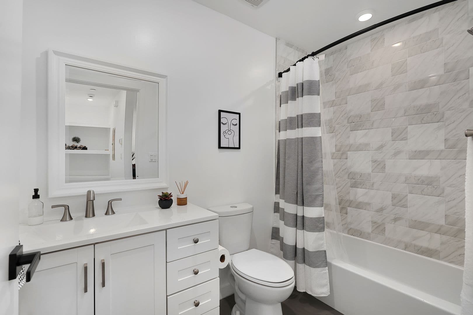 Sylmar Apartment: 13037 San Fernando