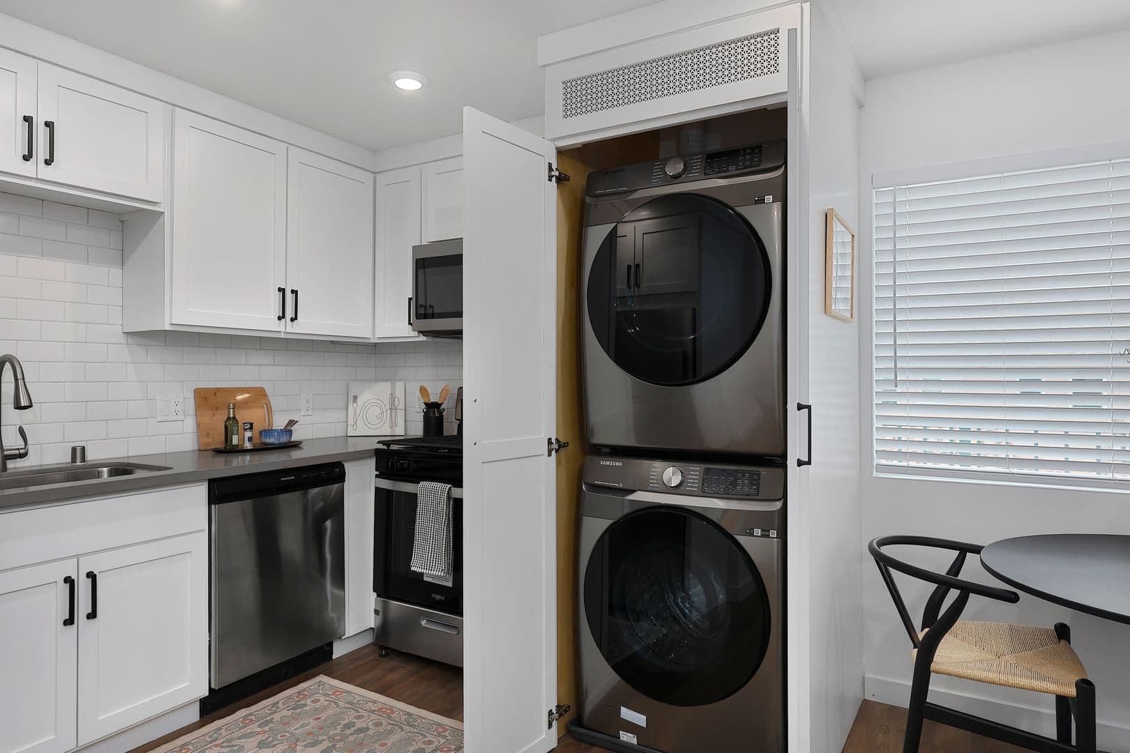 Sylmar Apartment: 13037 San Fernando