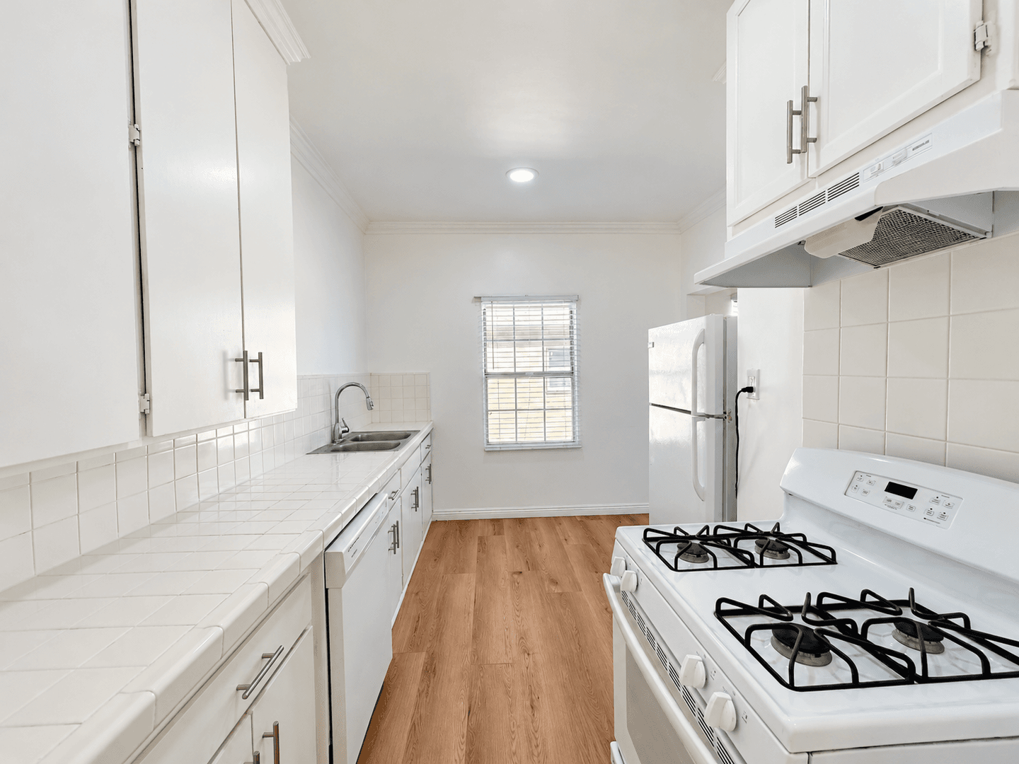 Los Angeles Apartment: 2126 Ridgeley Drive