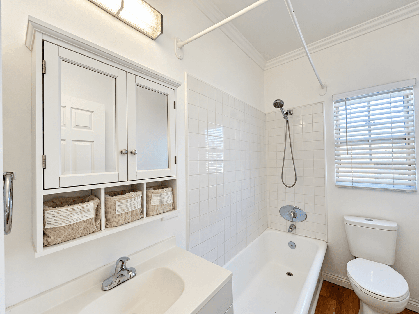 Los Angeles Apartment: 2126 Ridgeley Drive