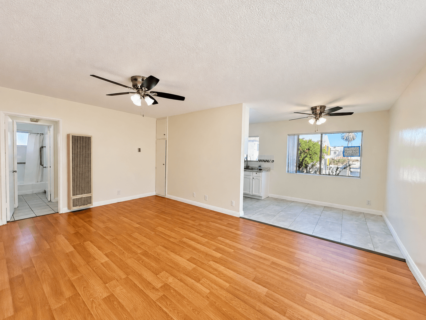 Los Angeles Apartment: 619 N Alexandria