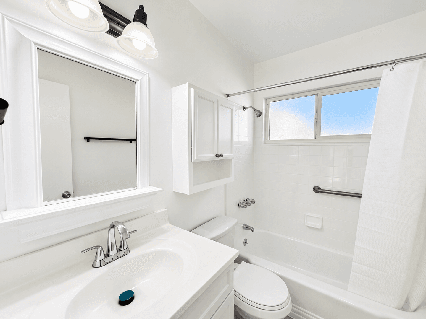 Los Angeles Apartment: 619 N Alexandria