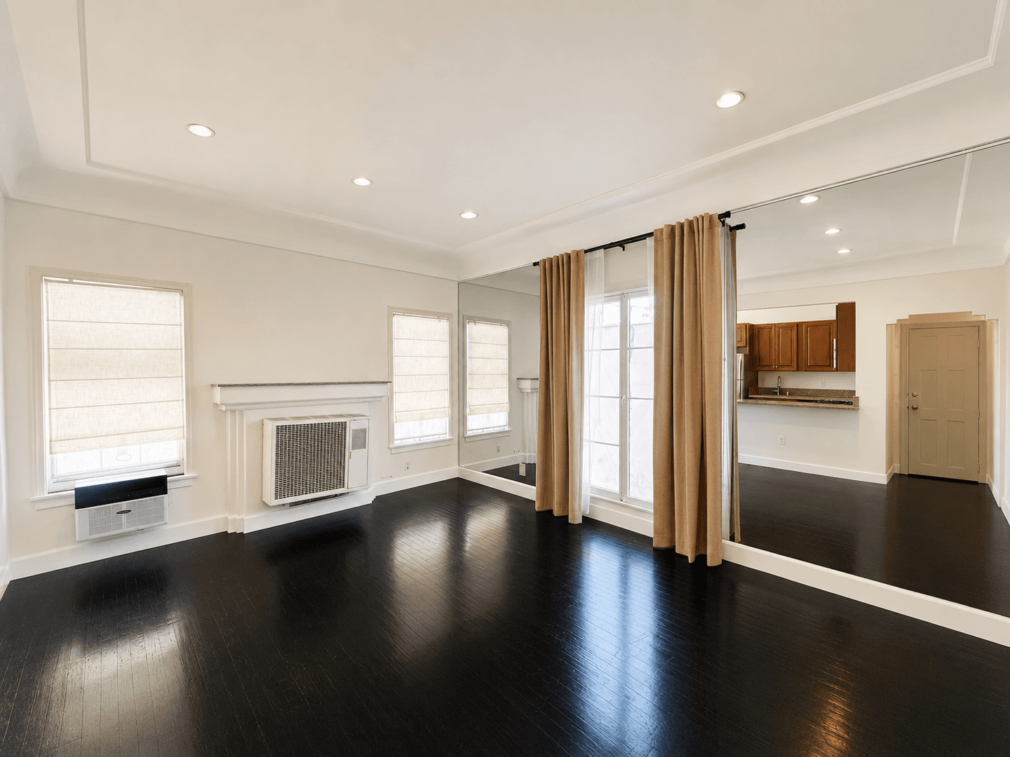 Beverly Hills Apartment: 215 S Elm Drive