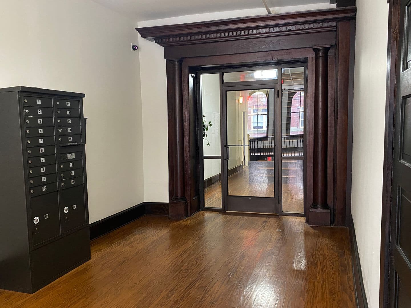 Petersburg Apartment: 25 W Bank St