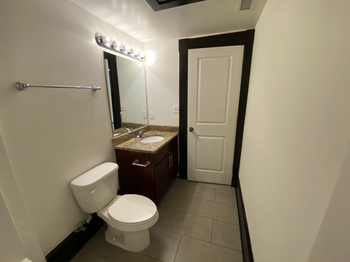 Petersburg Apartment: 25 W Bank St