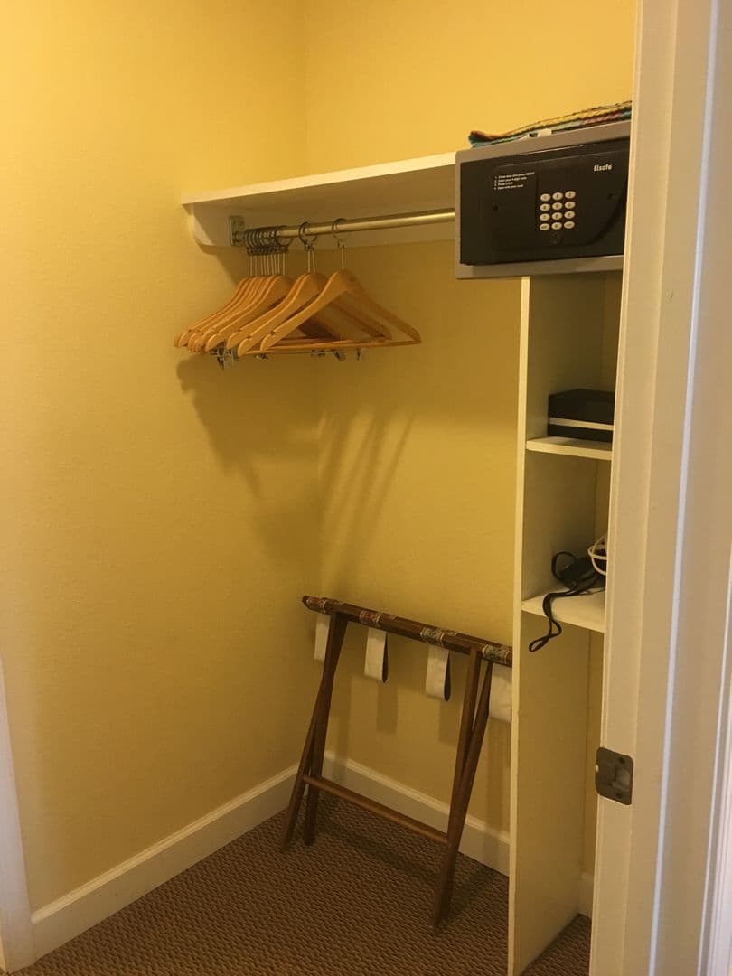 Williamsburg Apartment: 228 Padgetts Ordinary