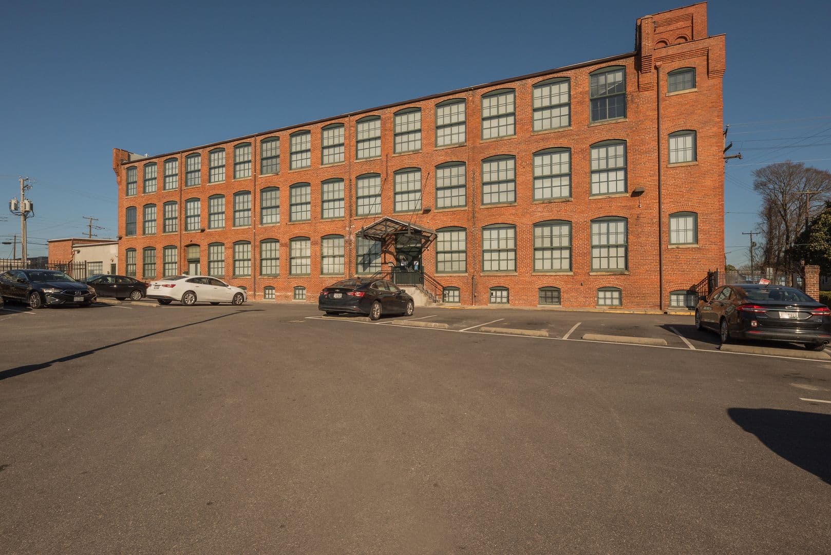 Petersburg Apartment: 801 Hinton Street