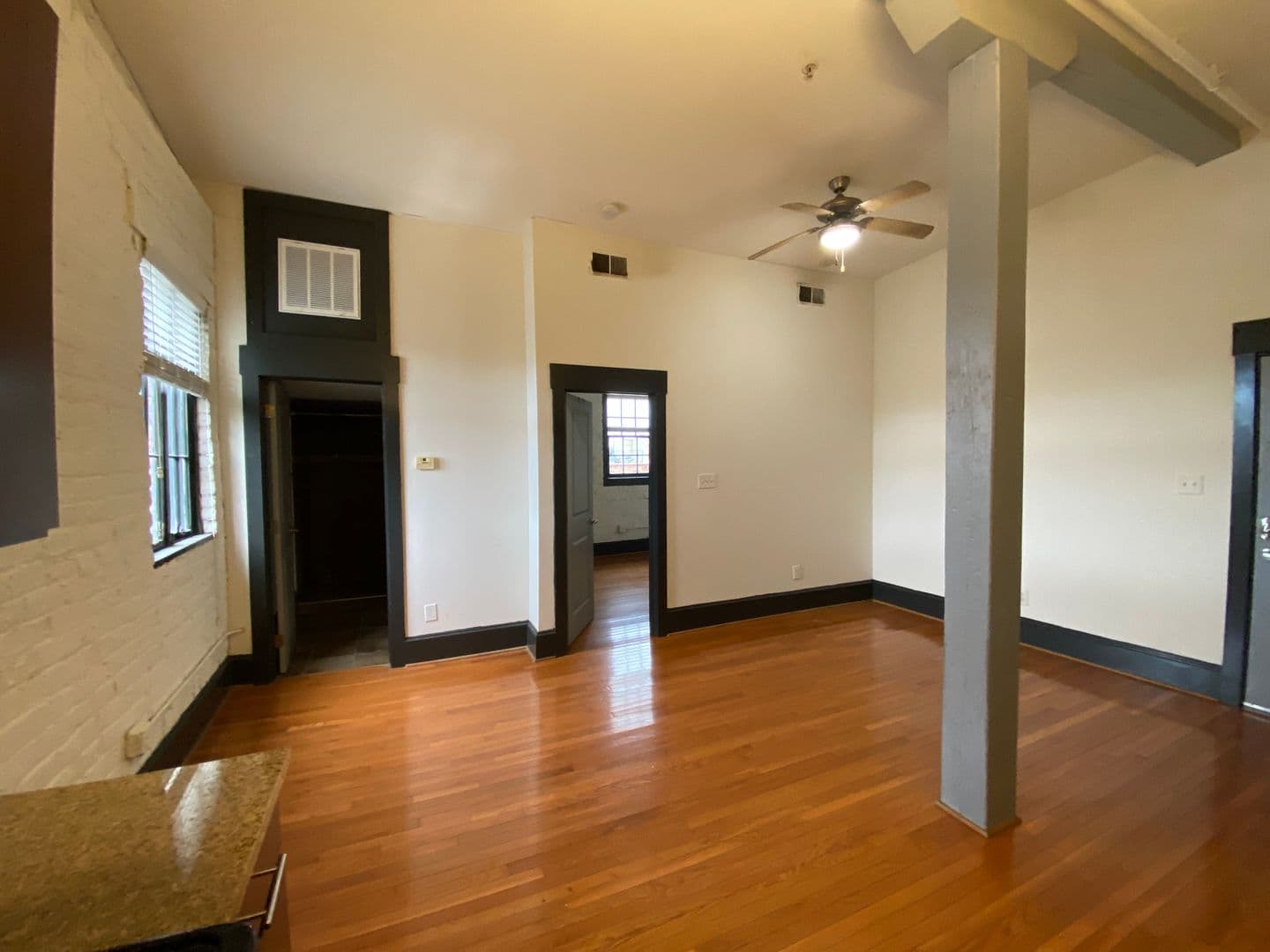 Petersburg Apartment: 230 N. Sycamore St