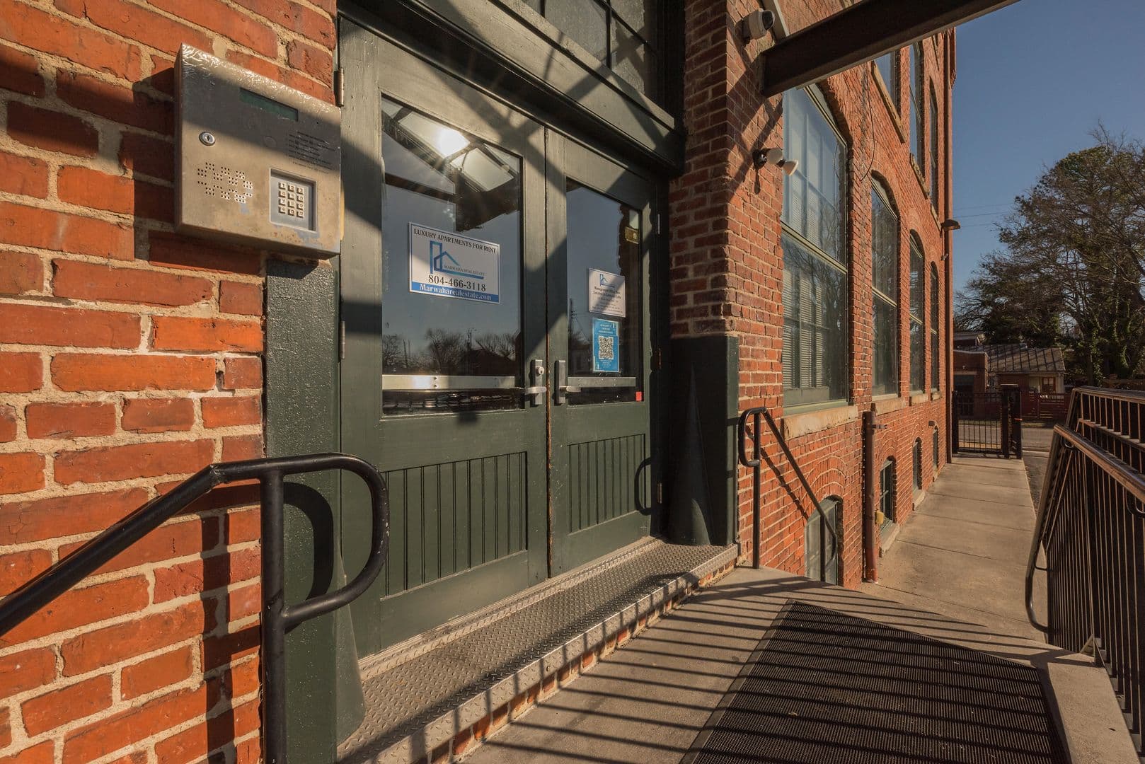Petersburg Apartment: 801 Hinton Street
