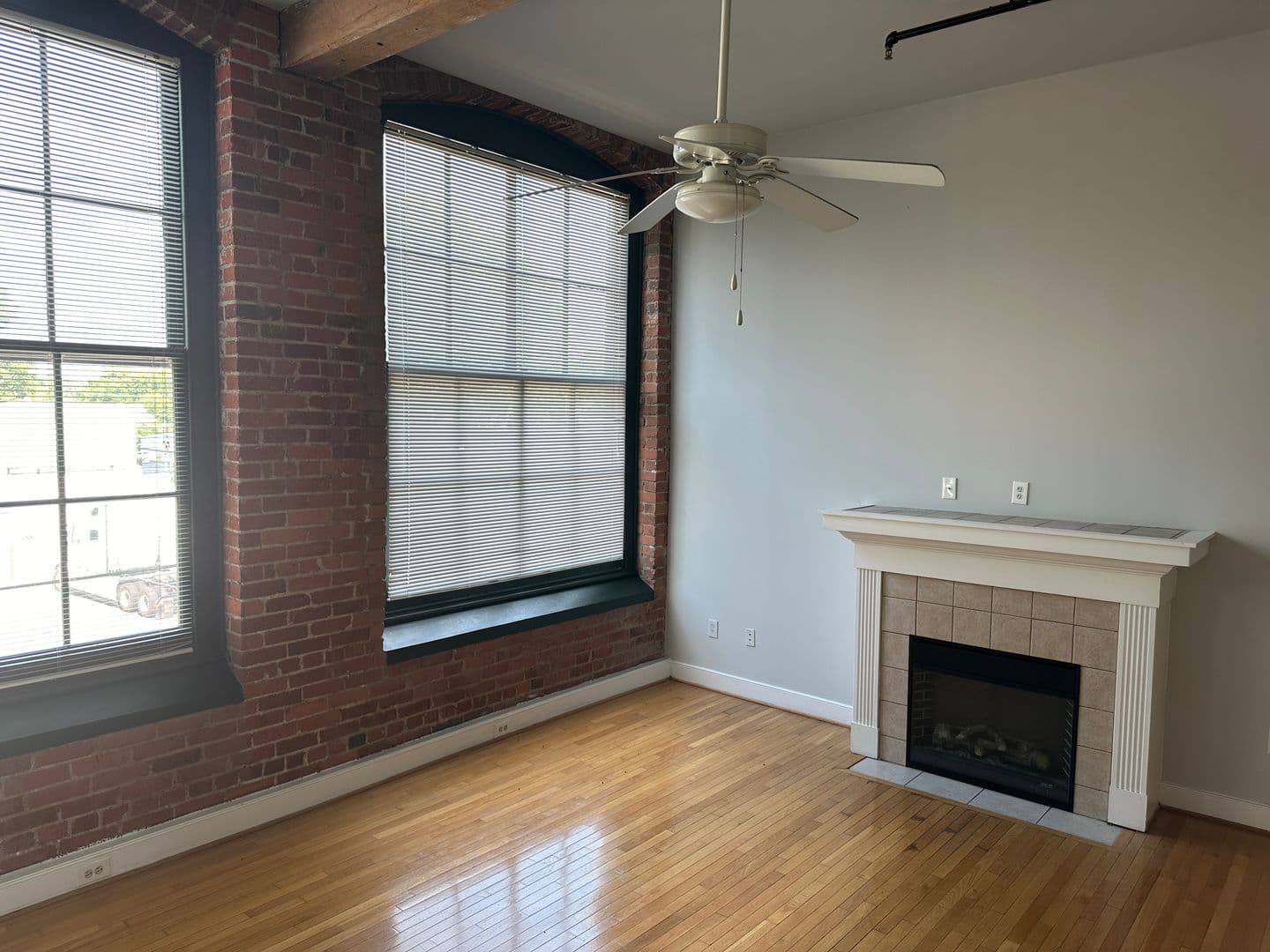 Petersburg Apartment: 801 Hinton Street