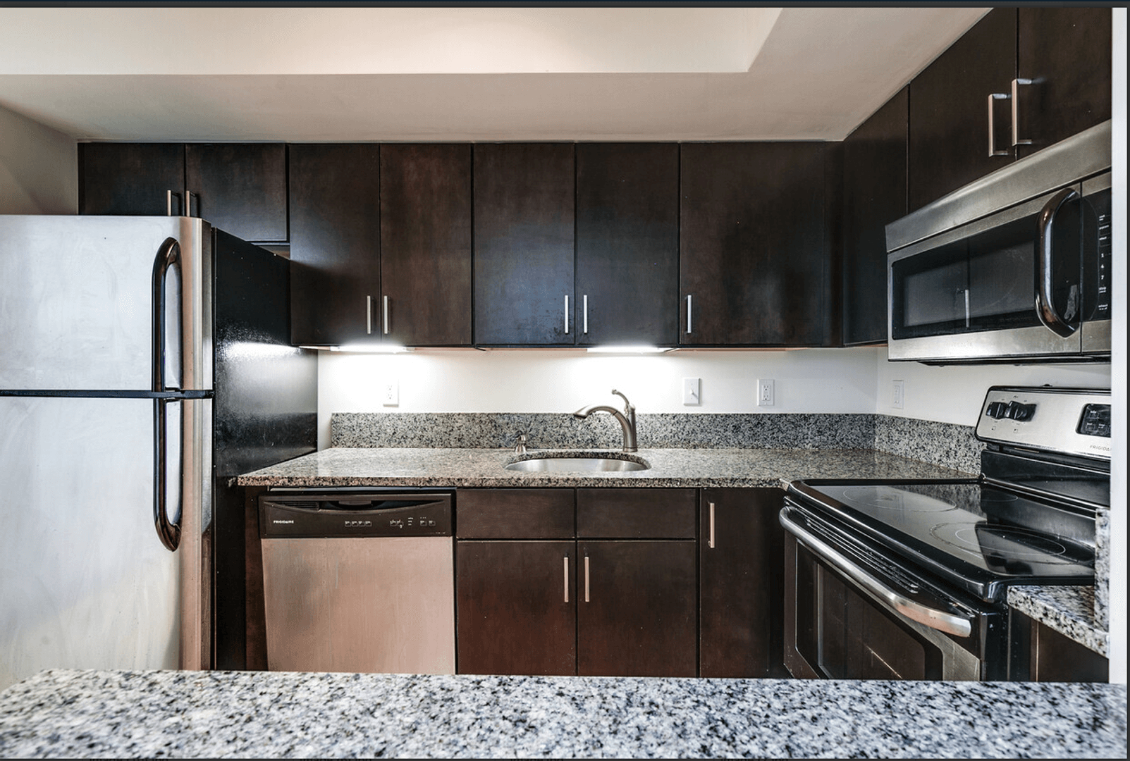 Petersburg Apartment: 325 Brown Street