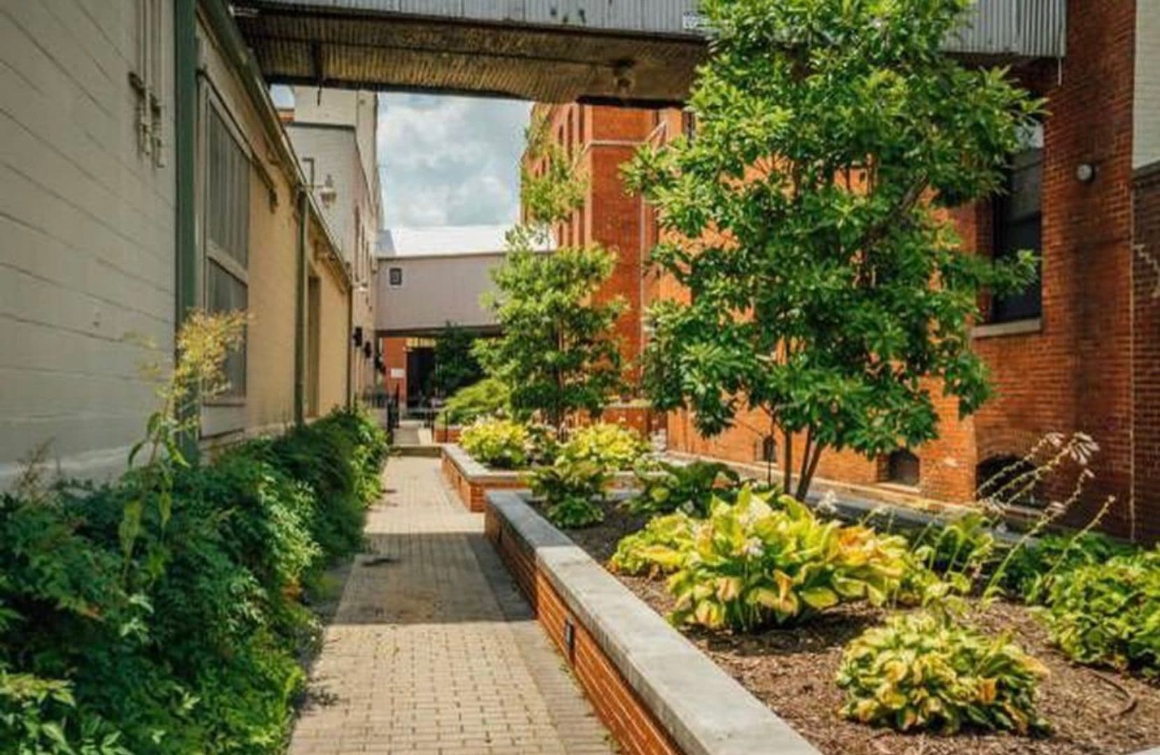 Petersburg Apartment: 325 Brown Street