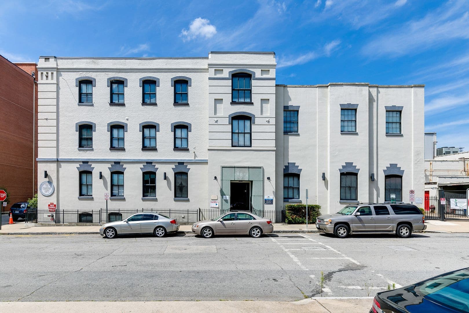 Petersburg Apartment: 325 Brown Street
