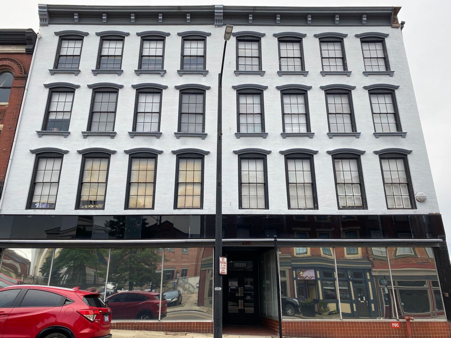 Petersburg Apartment: 230 N. Sycamore St