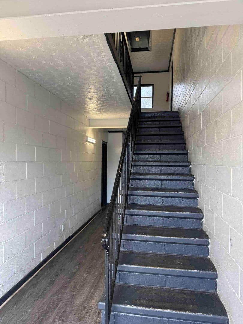Richmond Apartment: 6533 S Beulah Rd