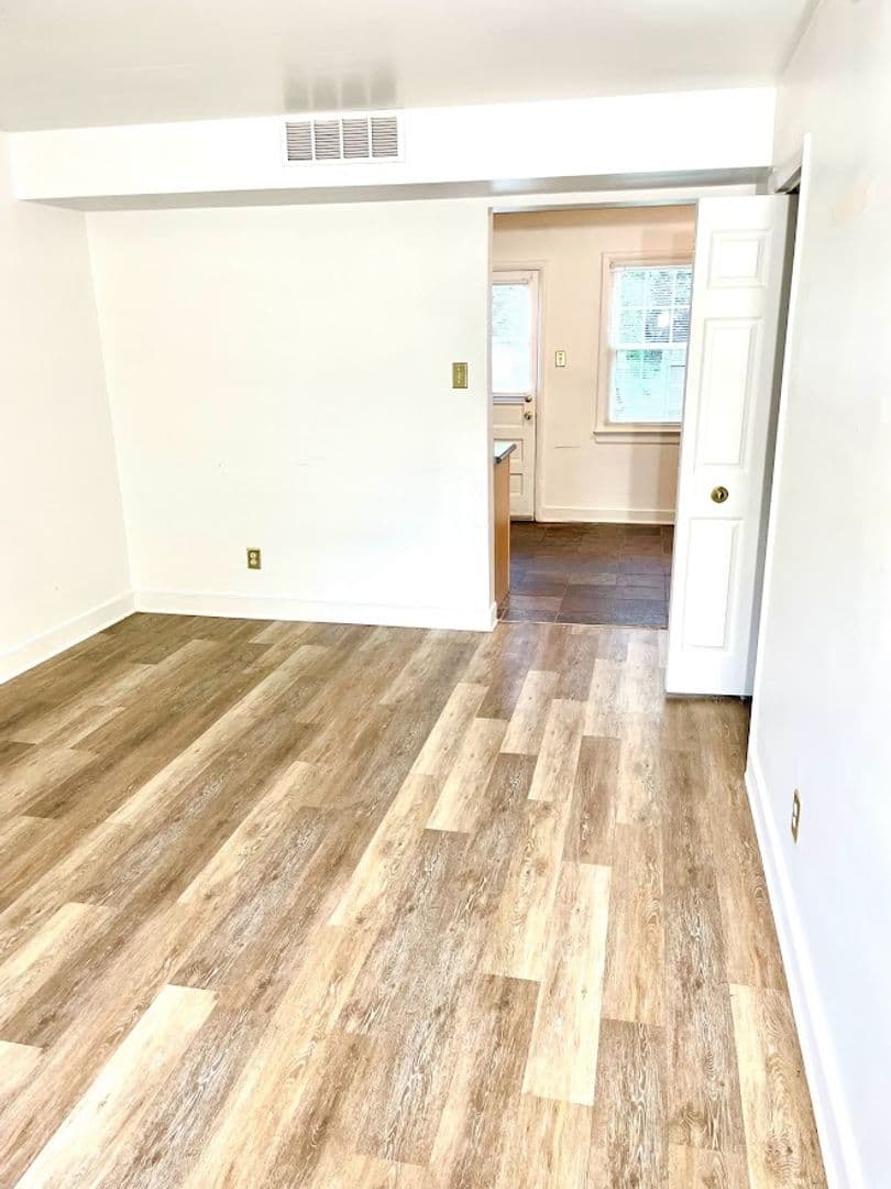 Henrico Apartment: 1005 W Nine Mile Rd
