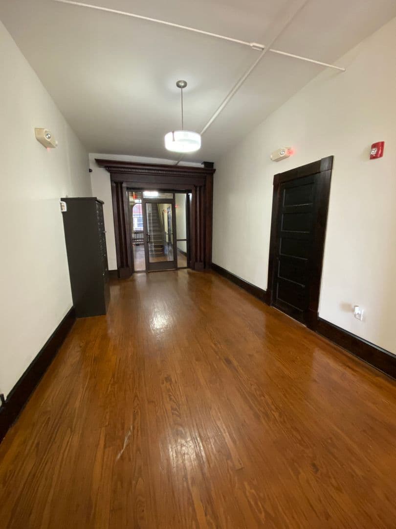 Petersburg Apartment: 230 N. Sycamore St