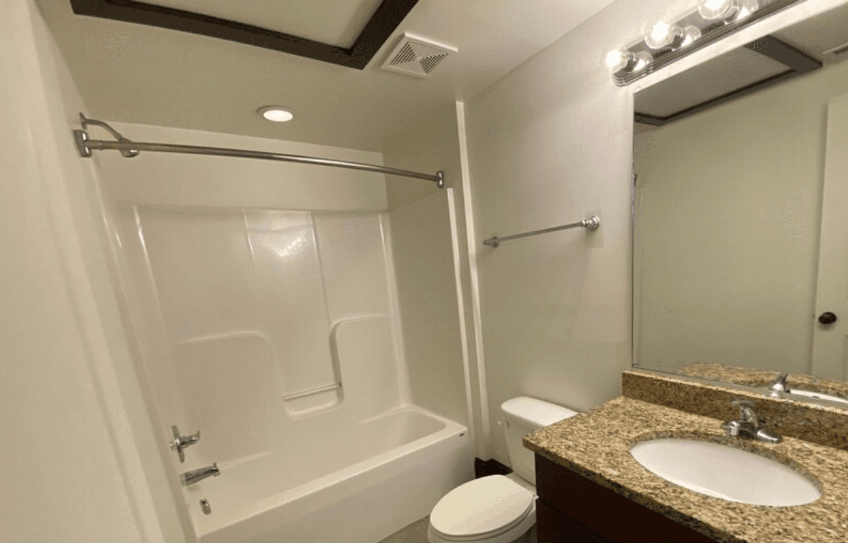 Petersburg Apartment: 230 N. Sycamore St