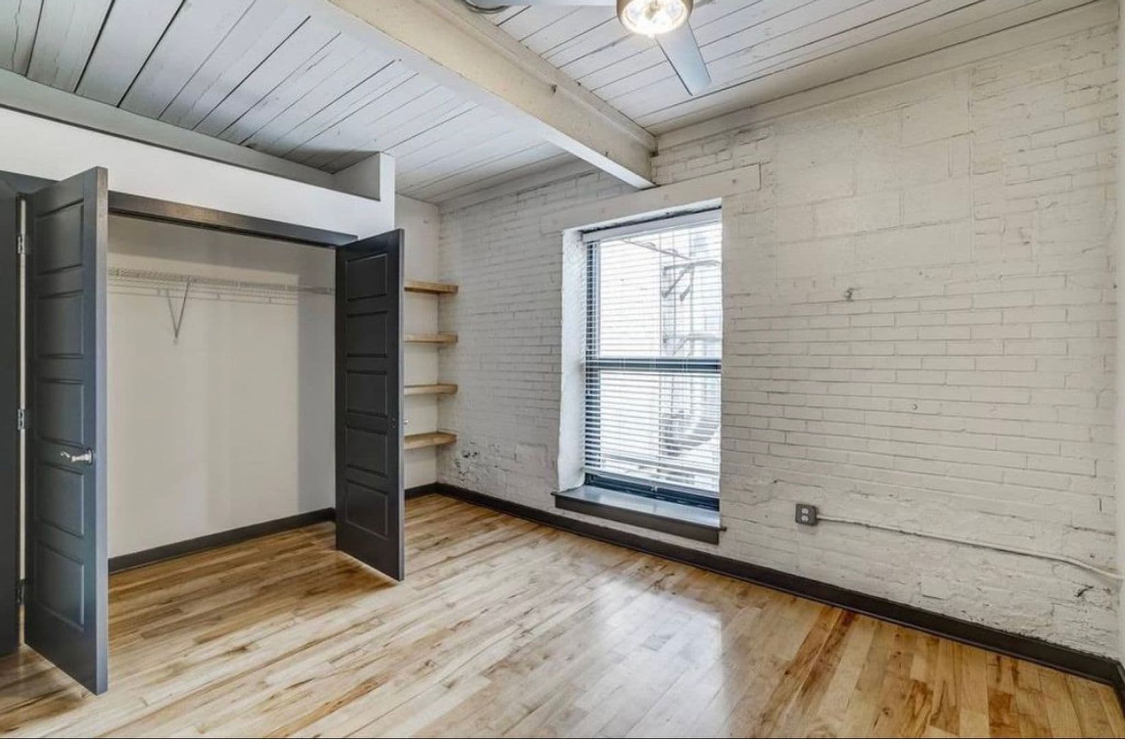 Petersburg Apartment: 325 Brown Street