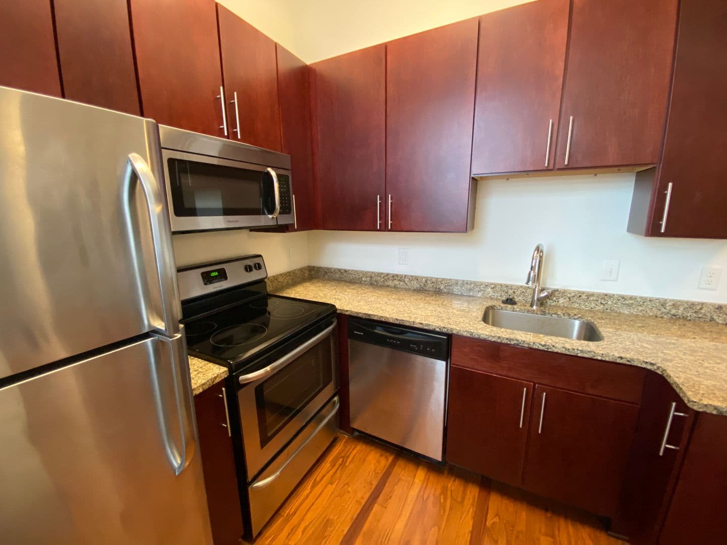 Petersburg Apartment: 230 N. Sycamore St