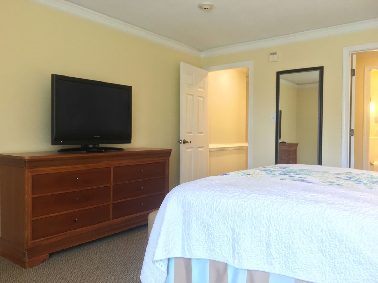Williamsburg Apartment: 228 Padgetts Ordinary