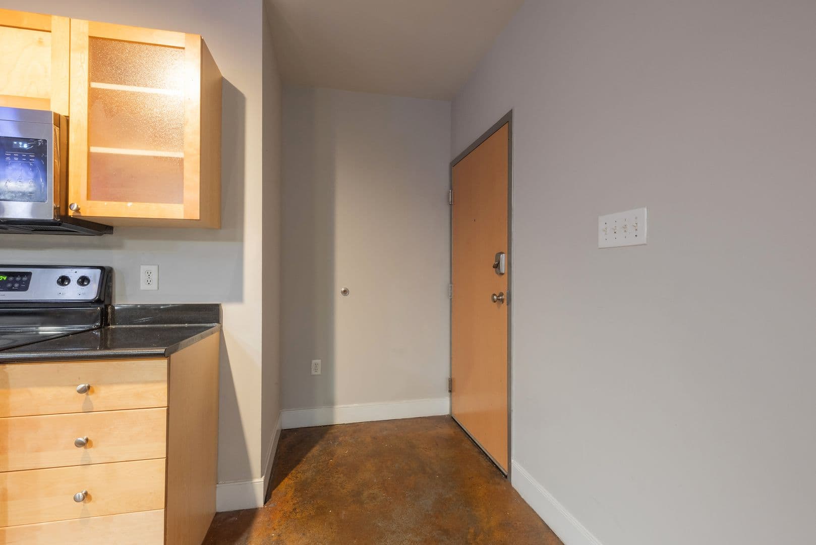 Petersburg Apartment: 214 N. Dunlop Street