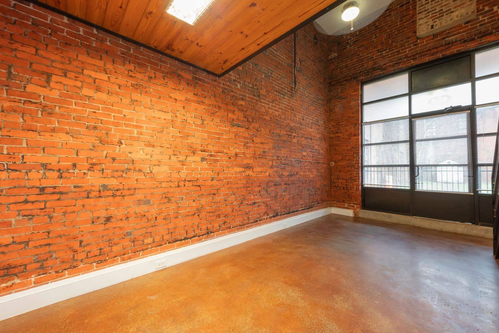 Petersburg Apartment: 214 N. Dunlop Street