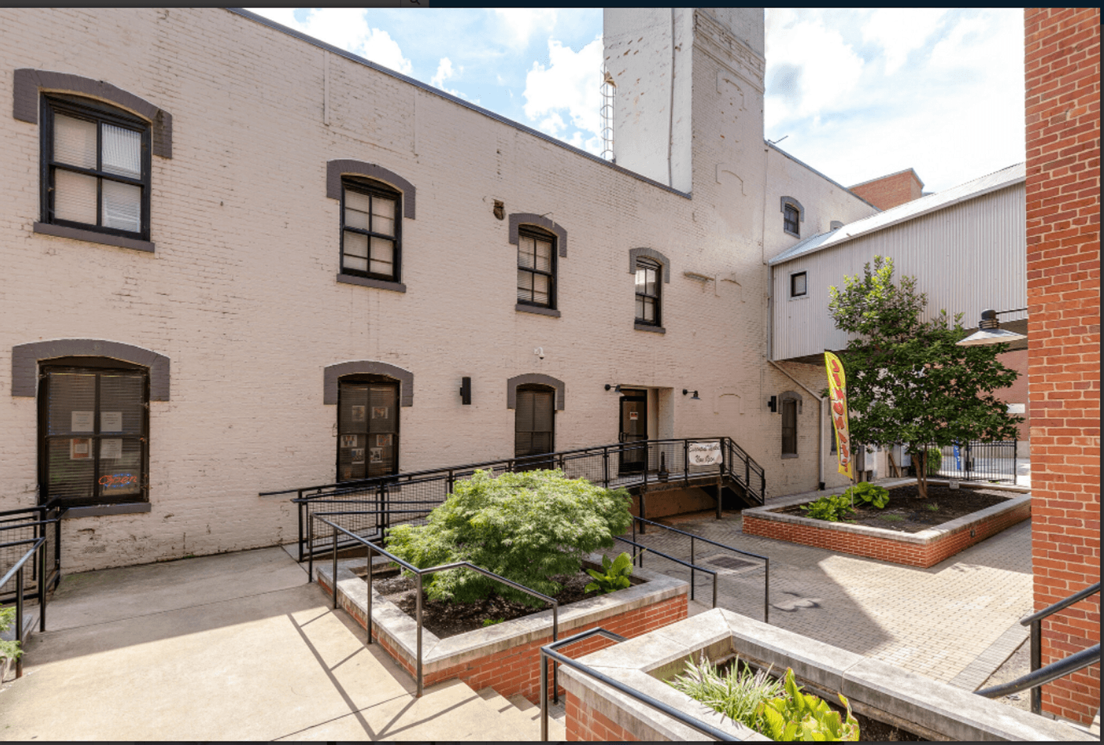Petersburg Apartment: 325 Brown Street