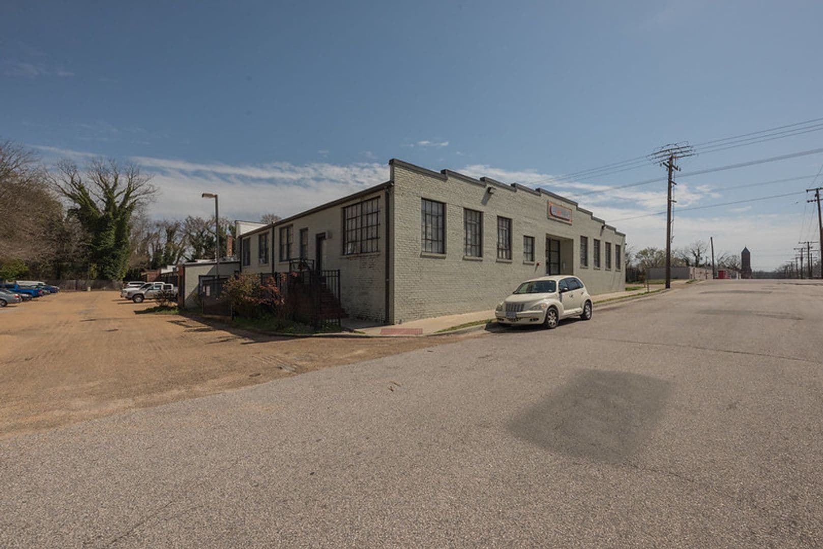 Petersburg Apartment: 301 N Dunlop Street