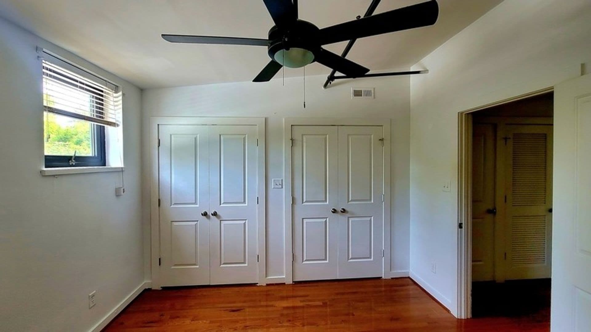 Petersburg Apartment: 301 N Dunlop Street